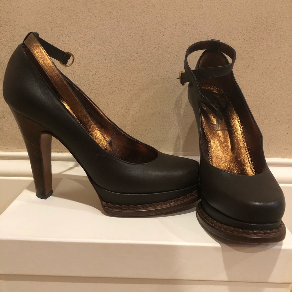 Yves Saint Laurent Brown leather high heels